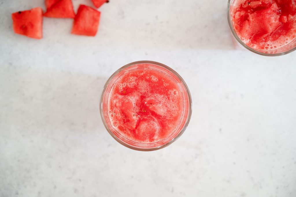 watermeloen slushpuppy closeup, een lekker verkoelend drankje